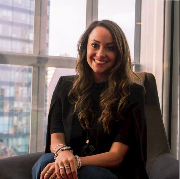 Daniela Calleja, Directora Nuevos Emisores/Director New Issuers profile photo